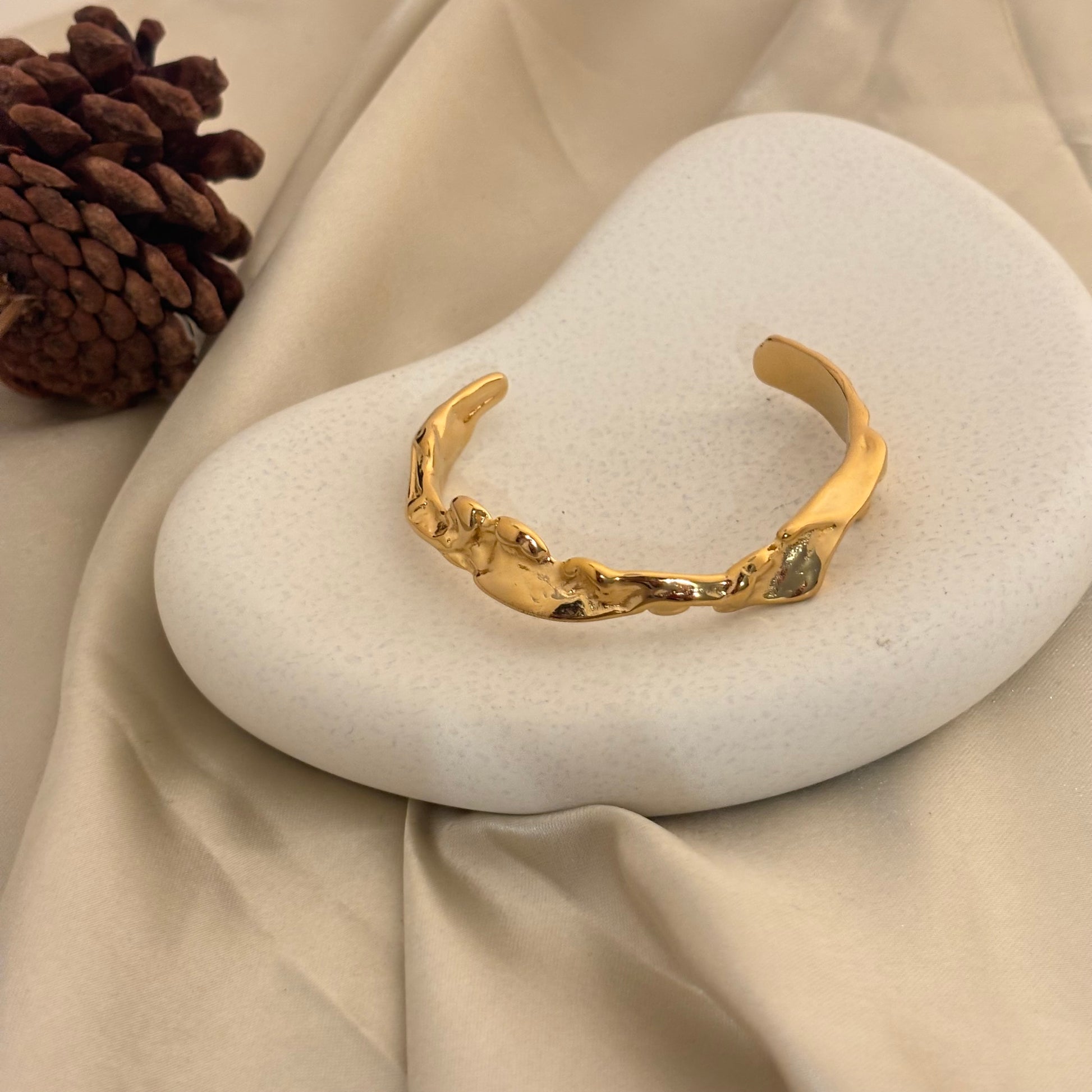 Zephyr Cuff Bracelet - SRYN