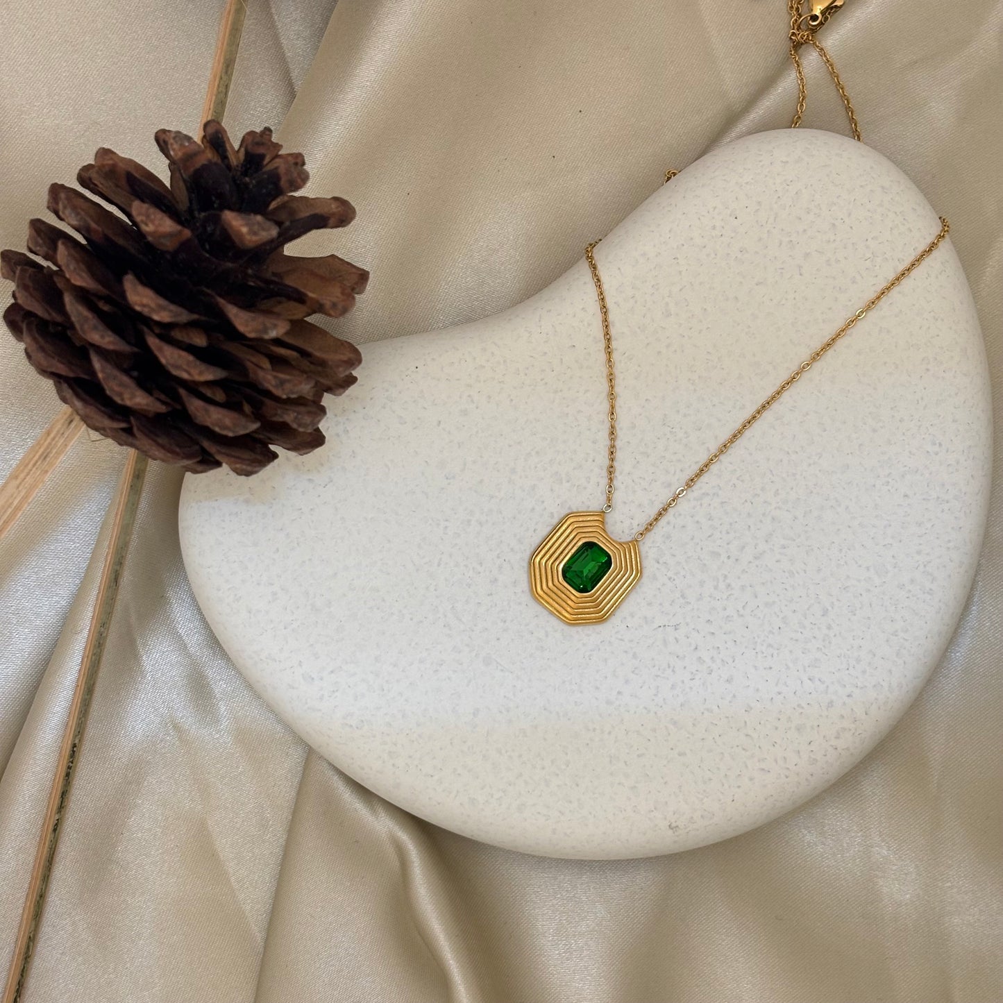 Forest Affair Pendant - SRYN