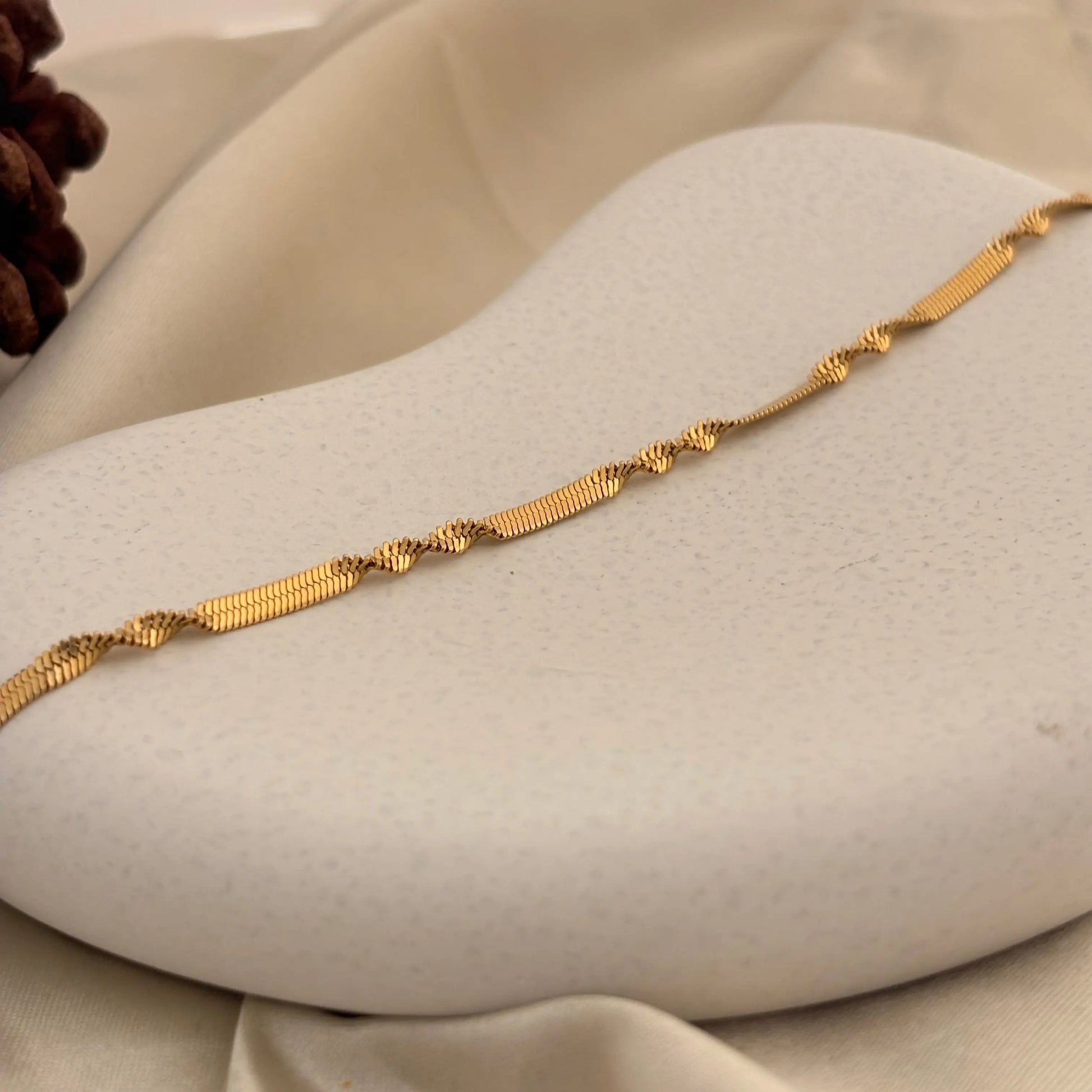 Nude Twist Snake Chain Bracelet - SRYN