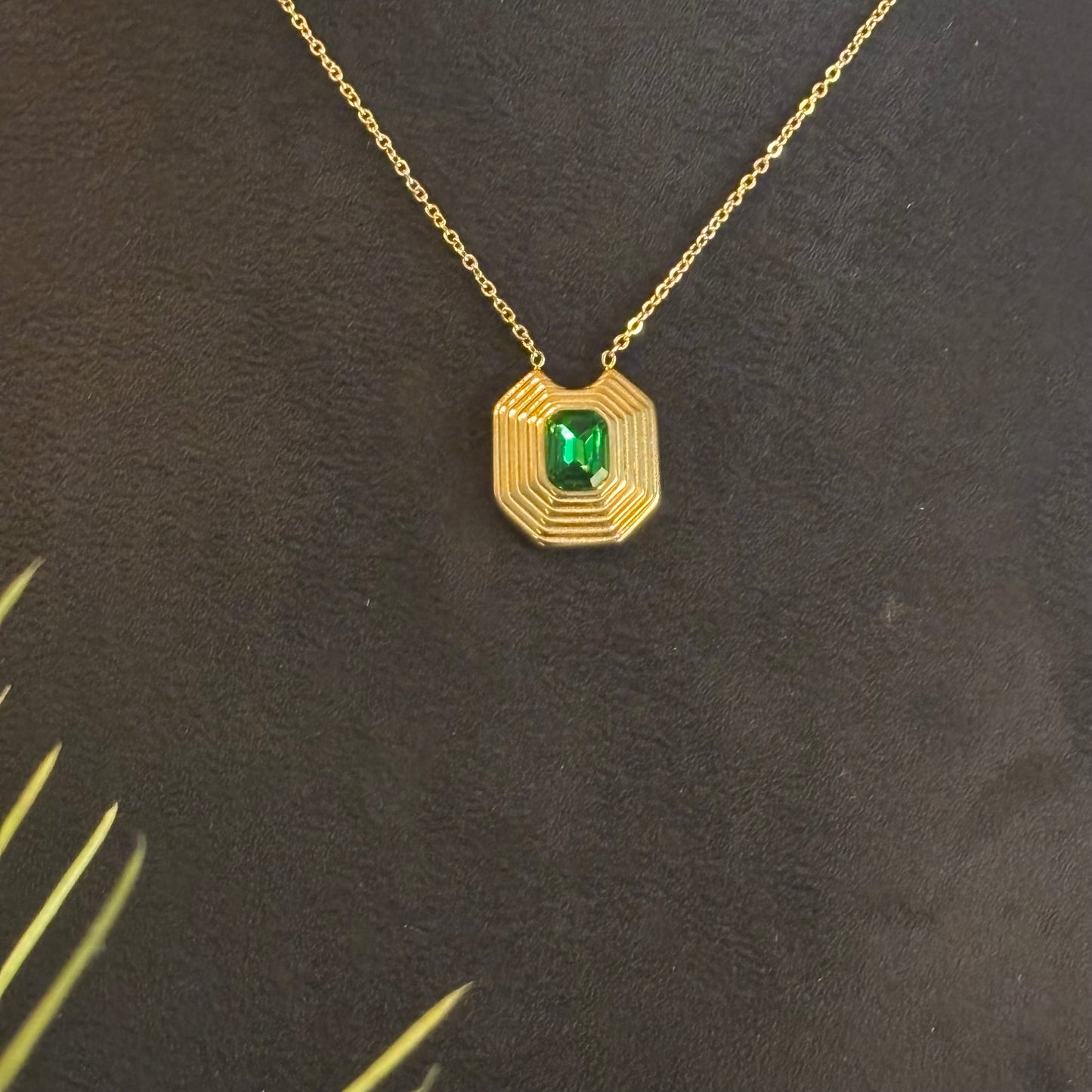 Forest Affair Pendant - SRYN