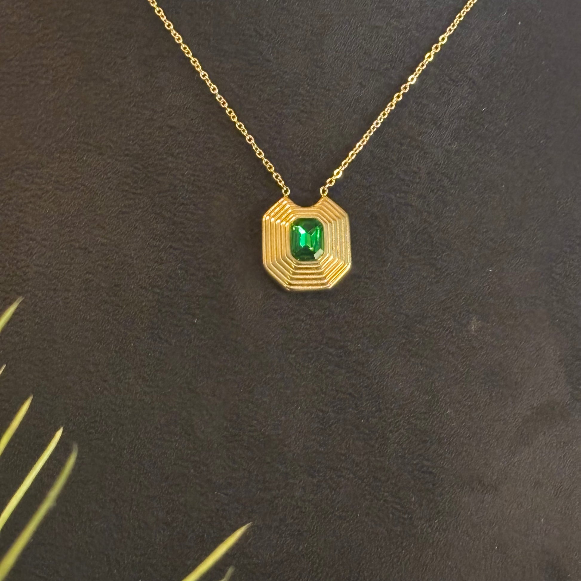 Forest Affair Pendant - SRYN