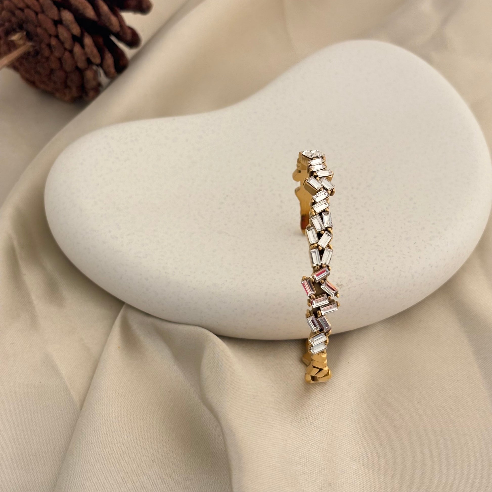 Broken Star Cuff Bracelet - SRYN