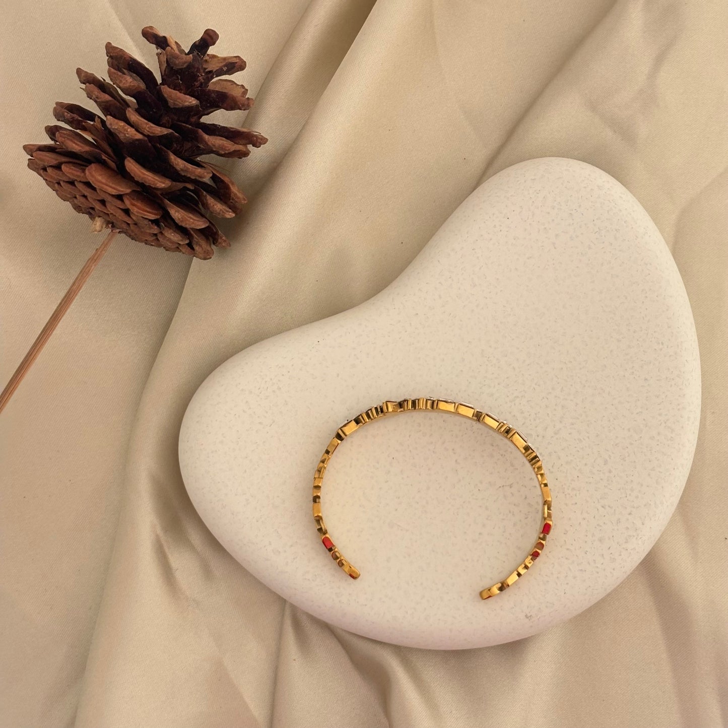 Broken Star Cuff Bracelet - SRYN