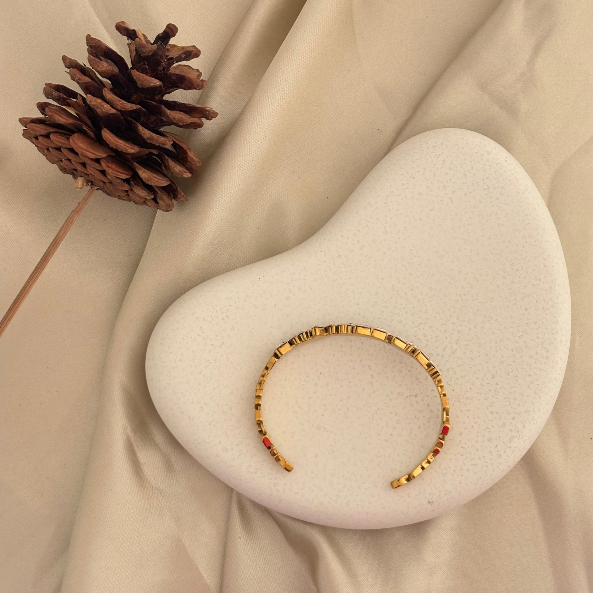 Broken Star Cuff Bracelet - SRYN