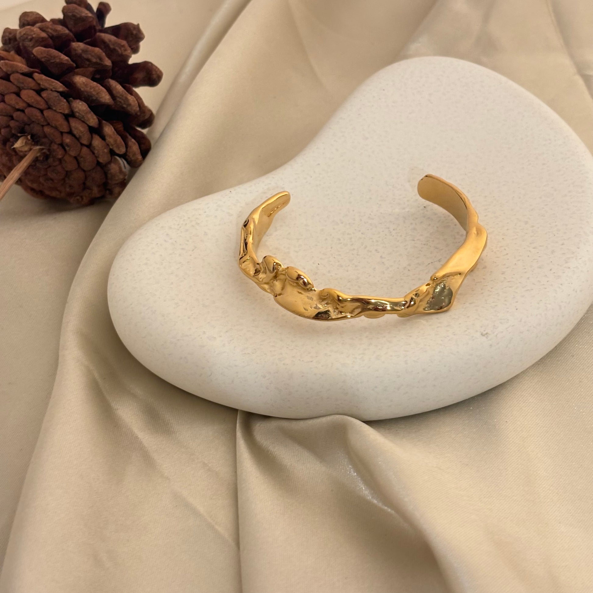 Zephyr Cuff Bracelet - SRYN