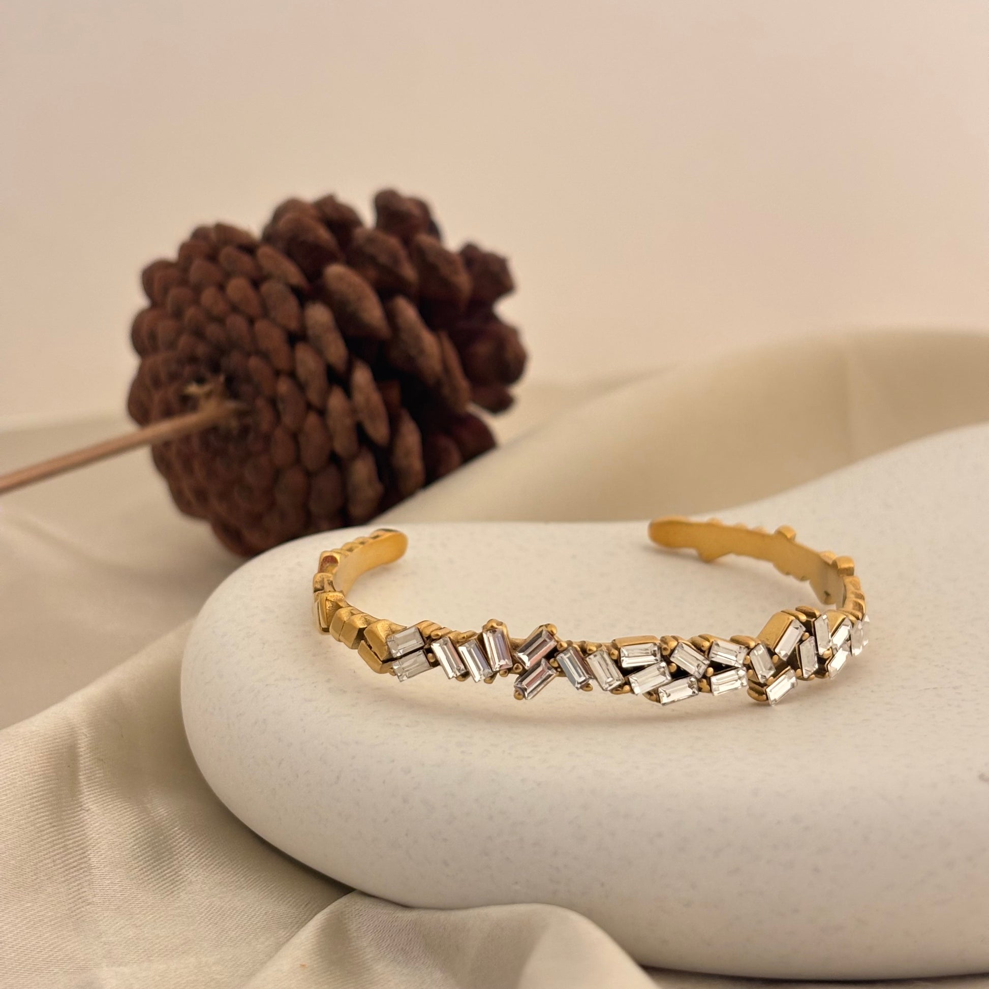 Broken Star Cuff Bracelet - SRYN