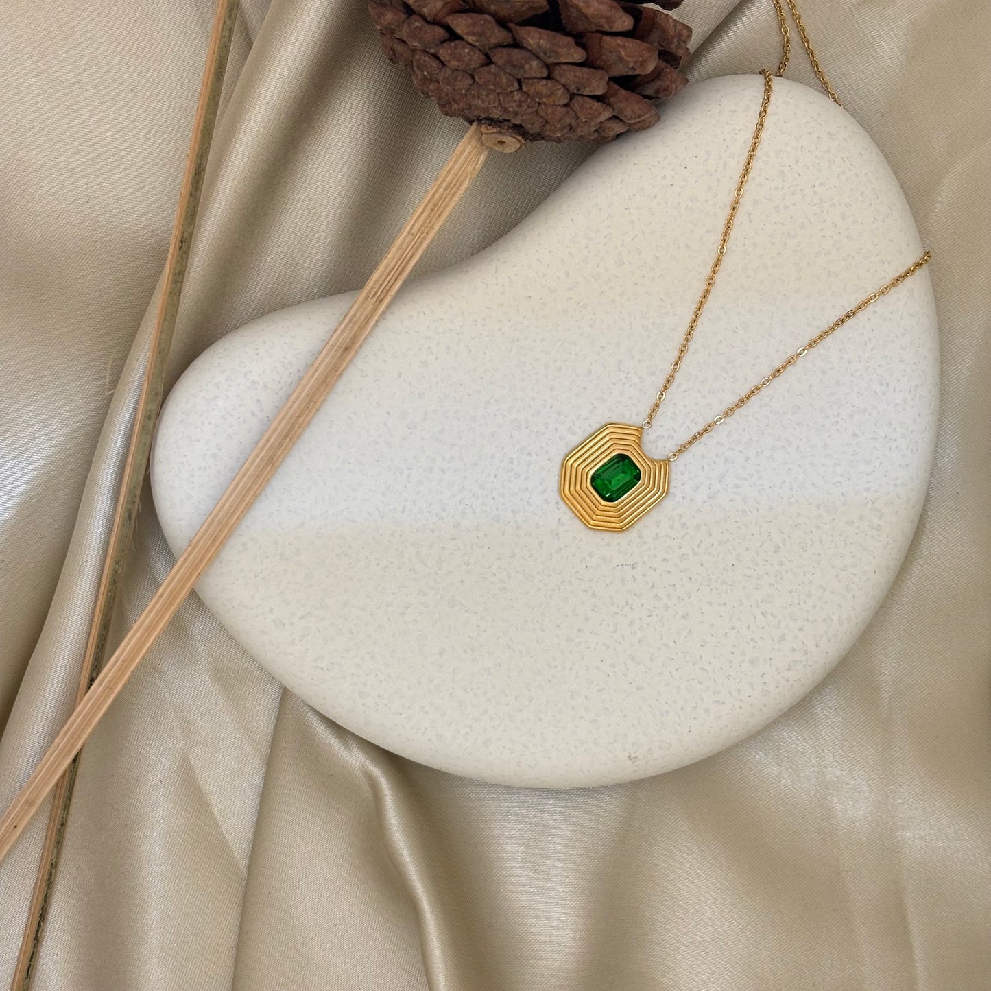 Forest Affair Pendant - SRYN