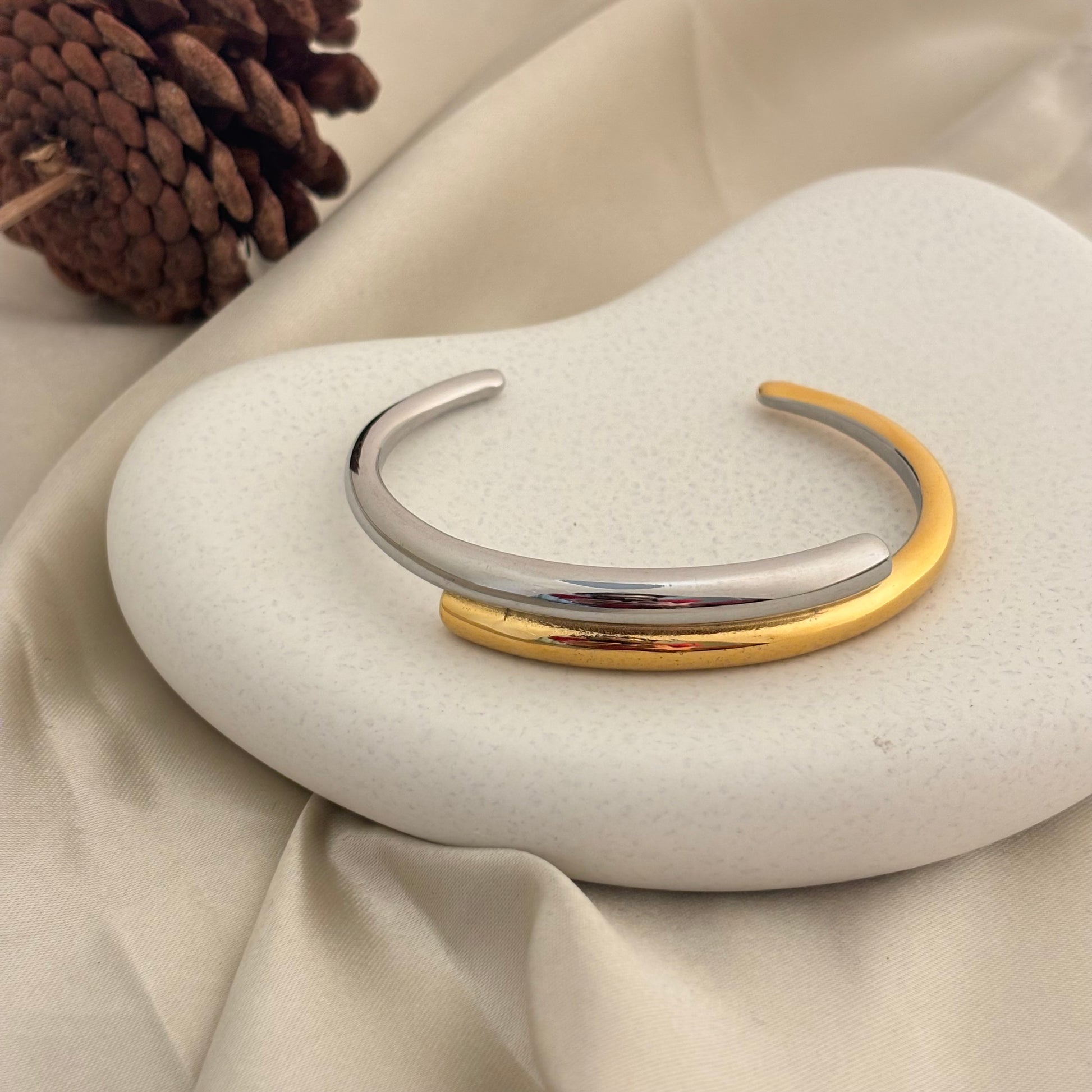 Fire & Frost Bi-metal Cuff Bracelet - SRYN