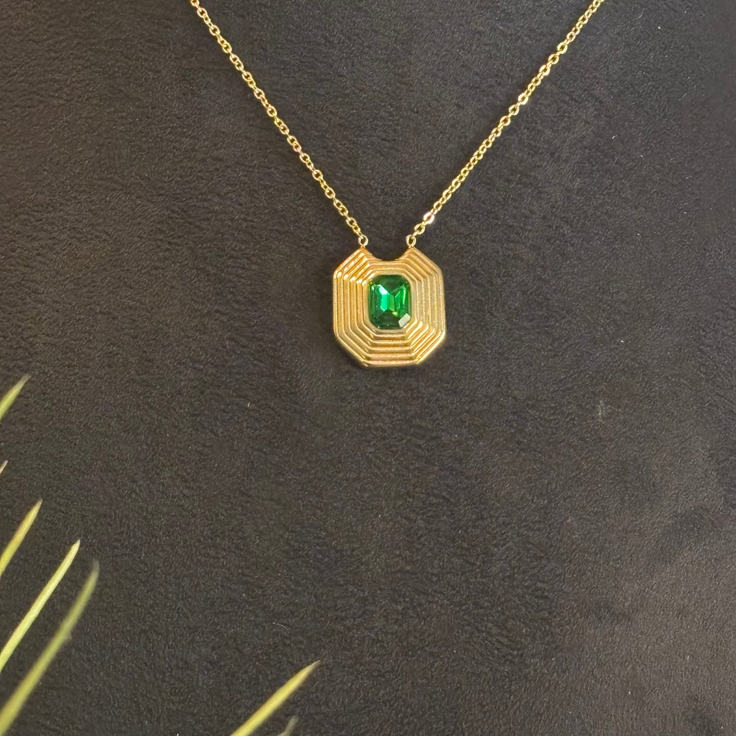 Forest Affair Pendant - SRYN