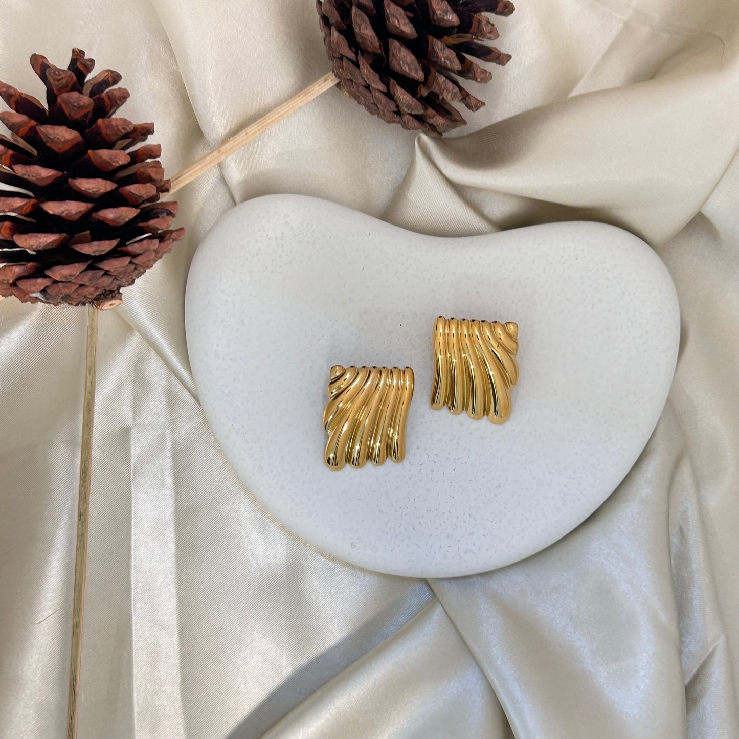 Hailey Square Wave Earrings - SRYN