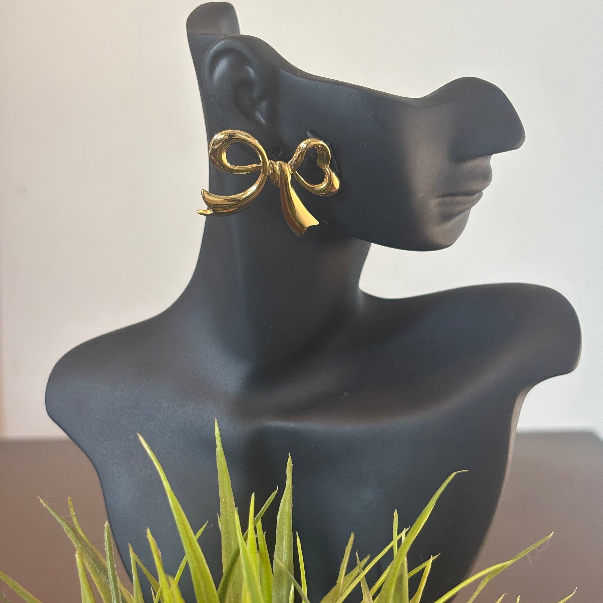 Bow Kiss Earrings - SRYN
