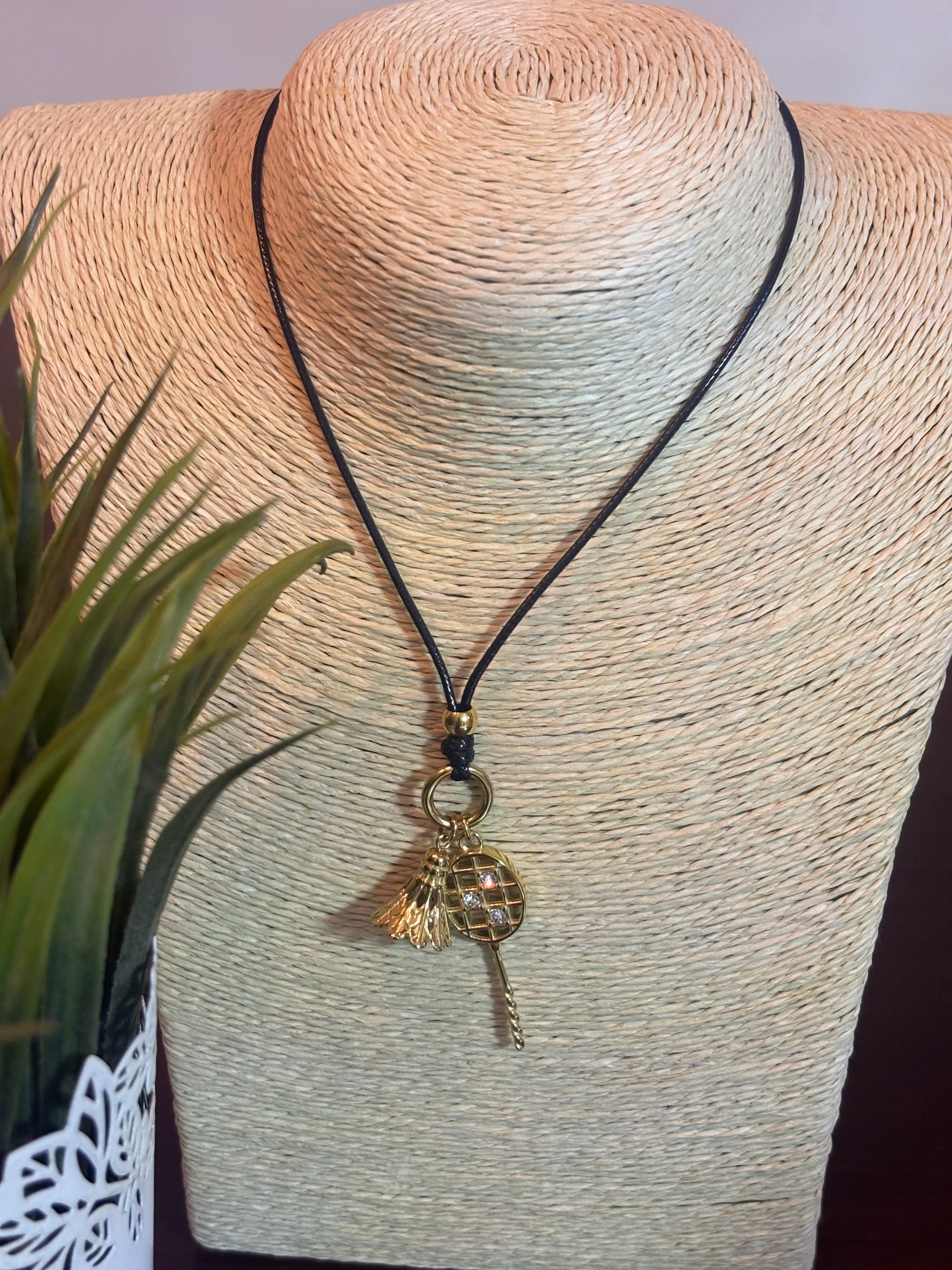 Serve & Seduce Pendant - SRYN